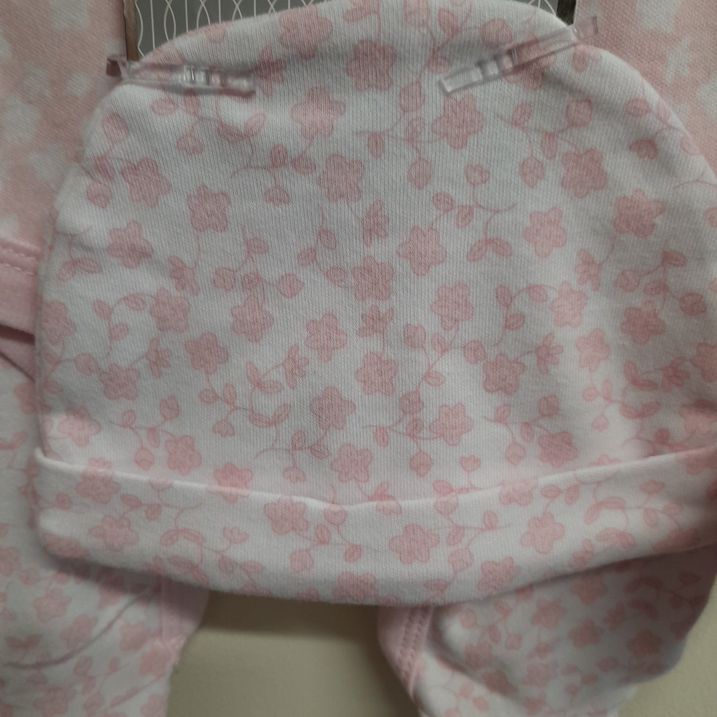 Babywear Floral 5 Piece Layette, Pink, with Dust Cover & Gift Bag